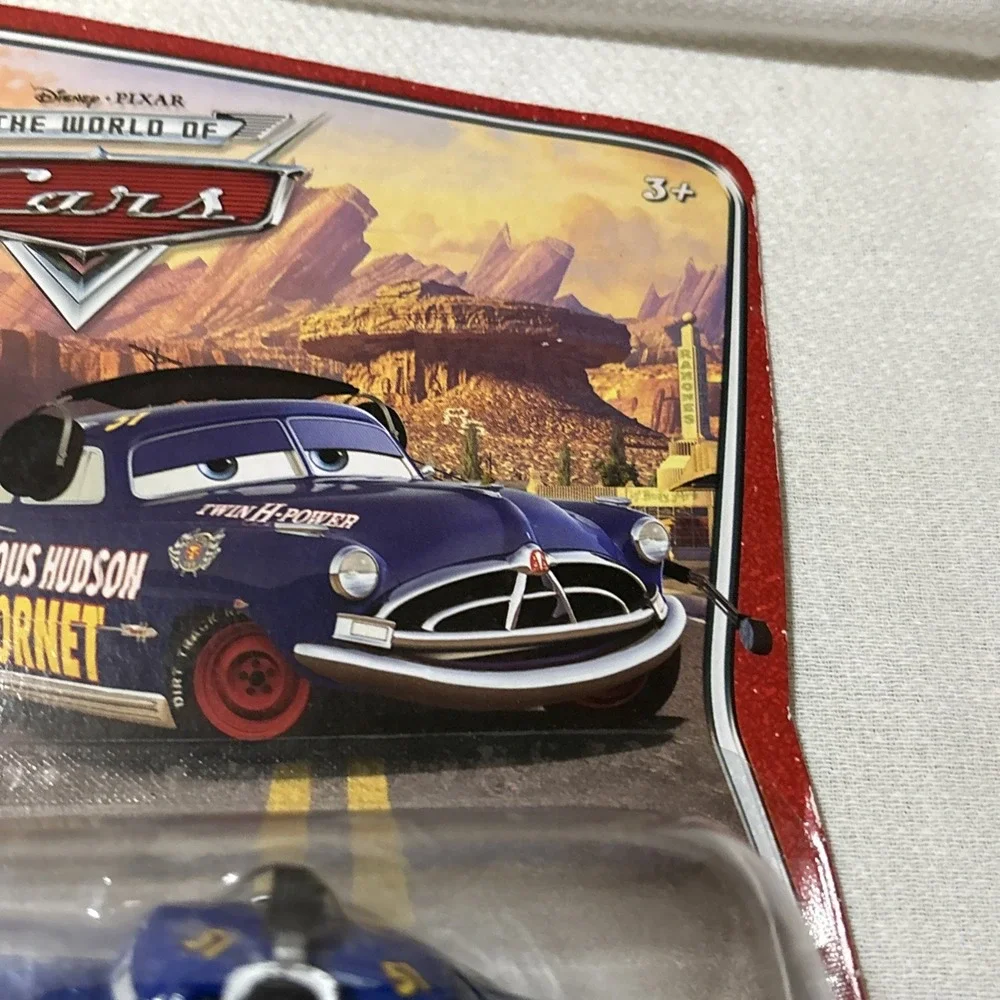 Disney Pixar Cars Pit Crew Member Fabulous Hudson Hornet‎ #33 Lenticular Eyes